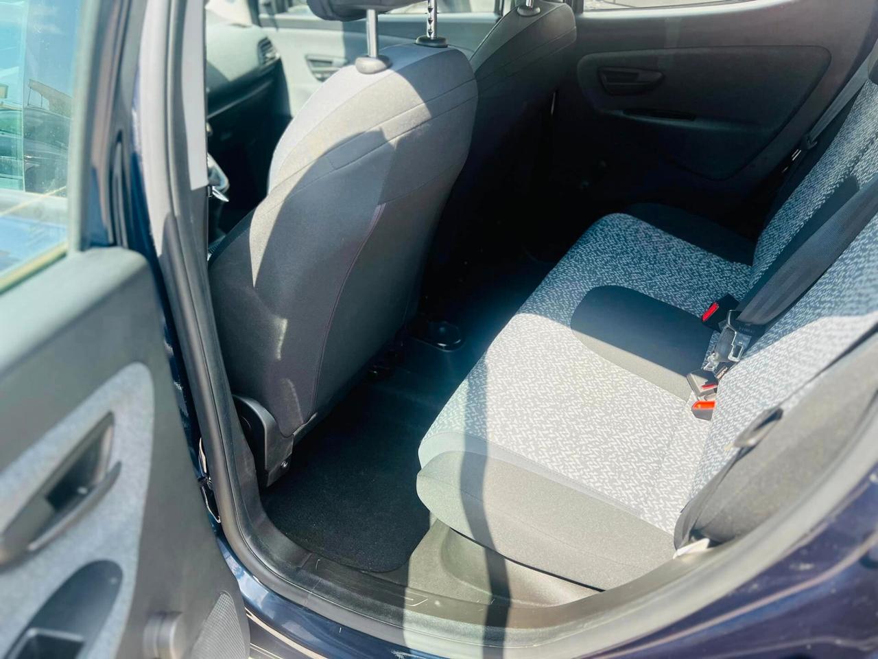 Lancia Ypsilon 1.0 FireFly 5 porte S&S Hybrid Ecochic Silver