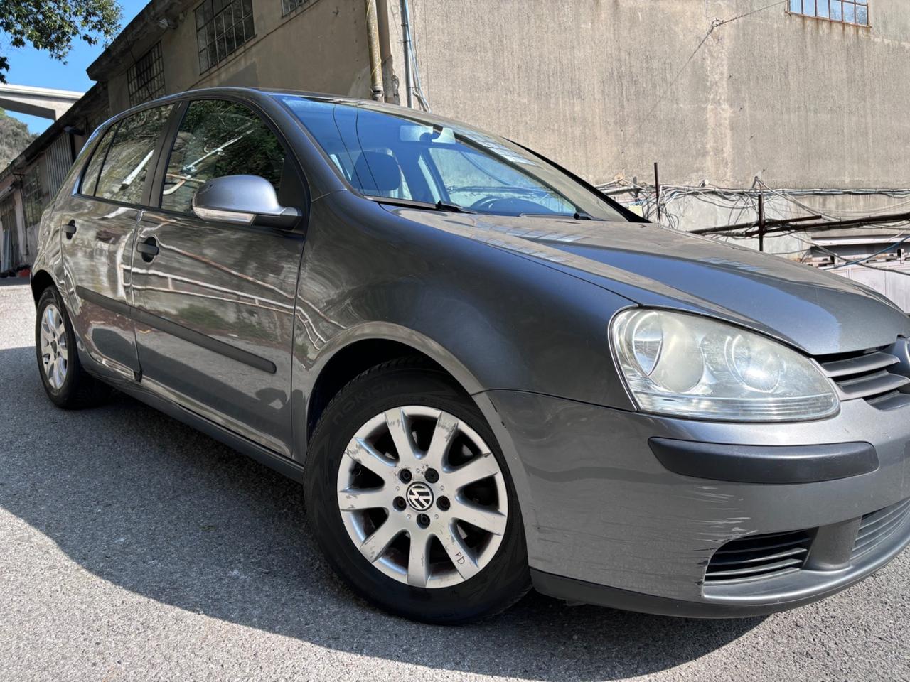 Volkswagen Golf 1.6 16V FSI 5p. Sportline