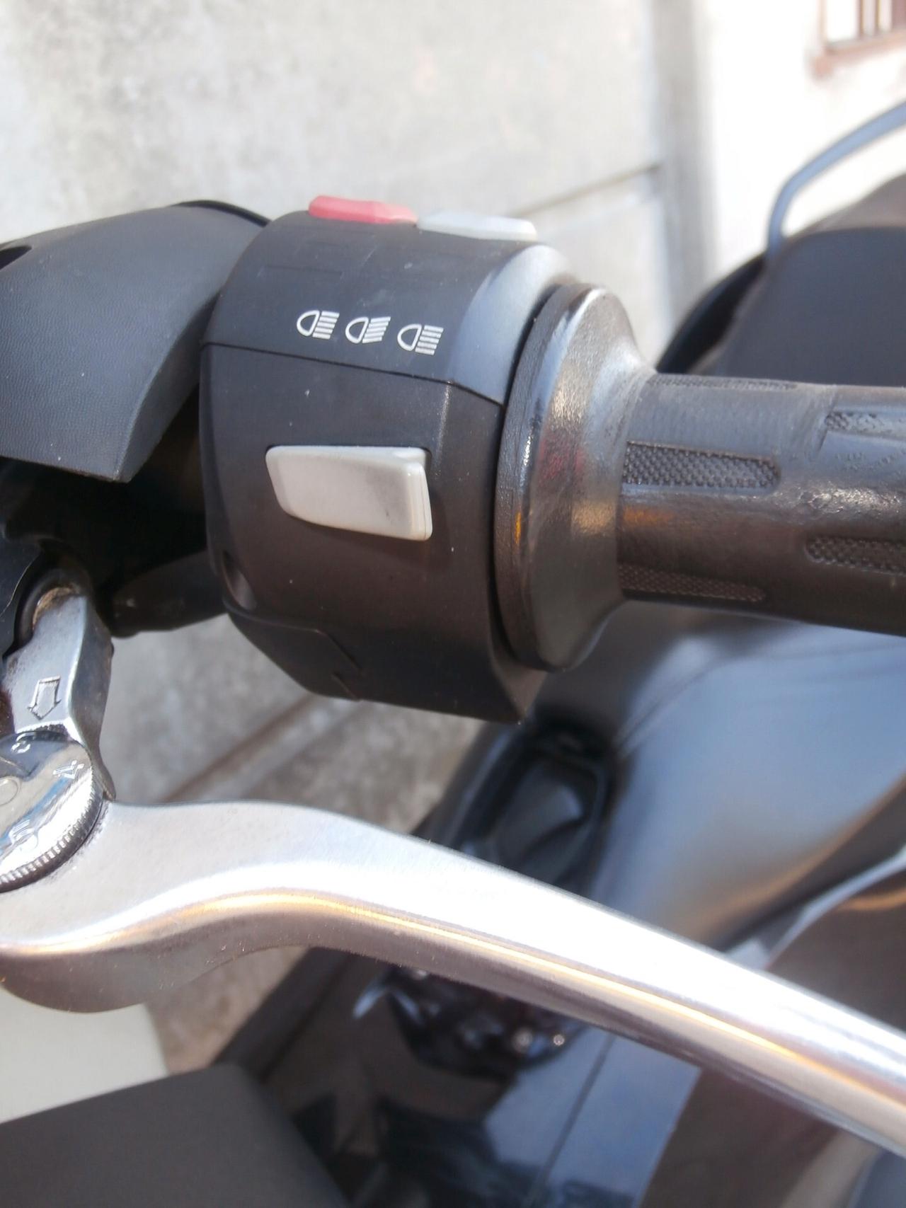 Bmw C 650 GT (2011 - 15) del 2012 passaggio incluso.