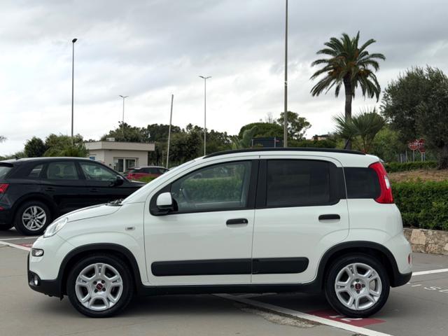 FIAT Panda 1.0 HYBRID CITY LIFE+CLIMATRONIC+SCHERMO+5POSTI
