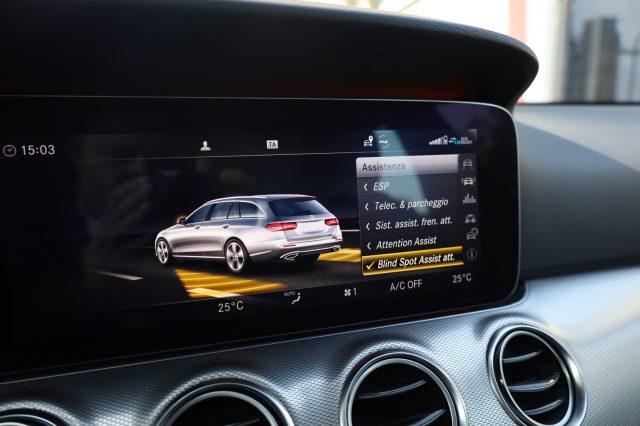 MERCEDES-BENZ E 220 d S.W. 4Matic Auto LED Luci AMBIENT Camera ACC Rad