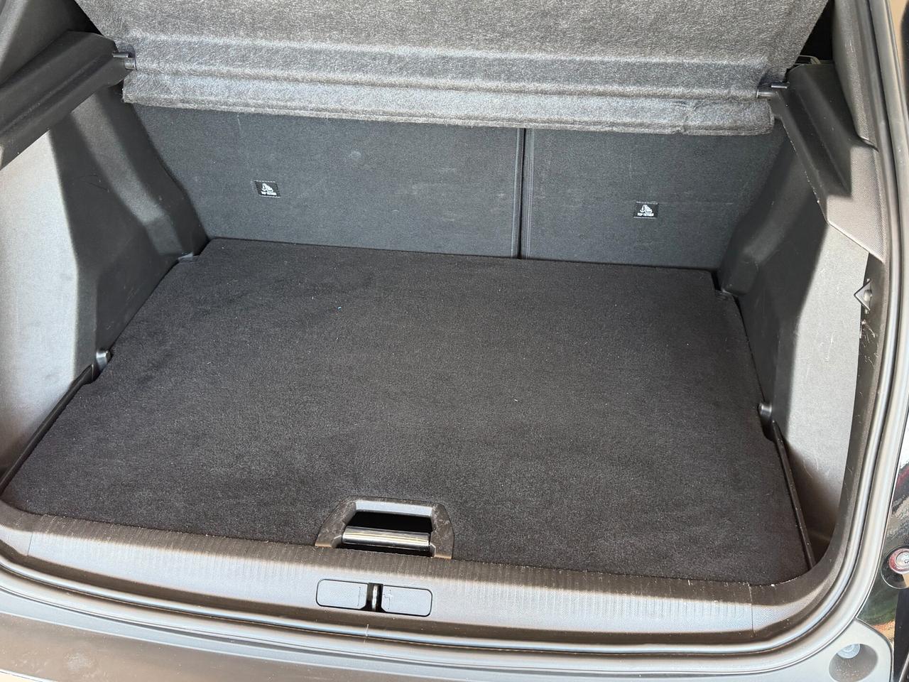 Peugeot 2008 1.5 BLUEHDI 110 cv. ALLURE