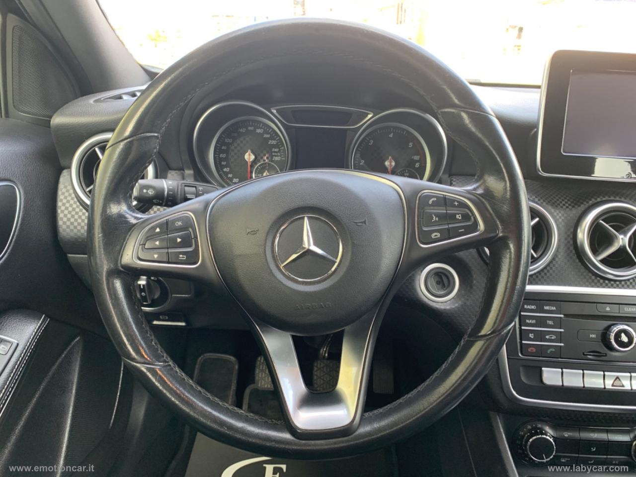 MERCEDES-BENZ A 160 d Premium - 2017