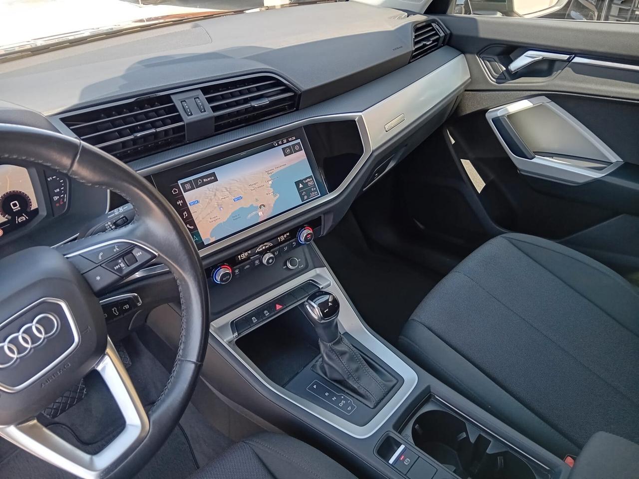 Audi Q3 35 TDI S tronic Business