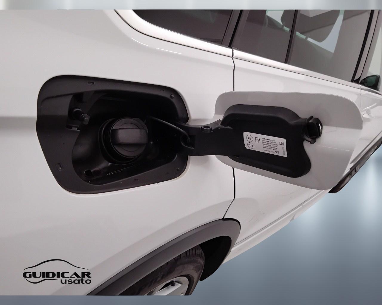 VOLKSWAGEN Tiguan II 2021 - Tiguan 1.5 tsi R-Line 150cv dsg