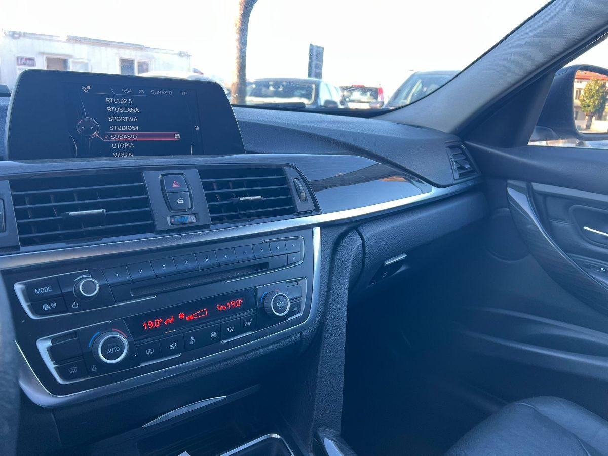 BMW - Serie 3 Touring - 318d Modern