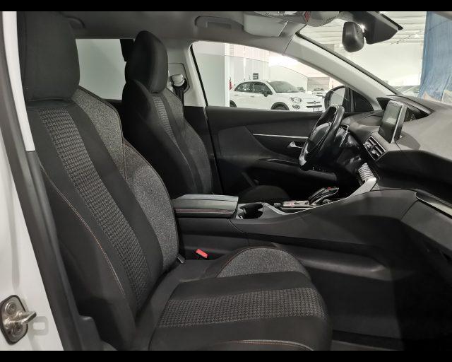 PEUGEOT 5008 BlueHDi 120 S&S EAT6 Business