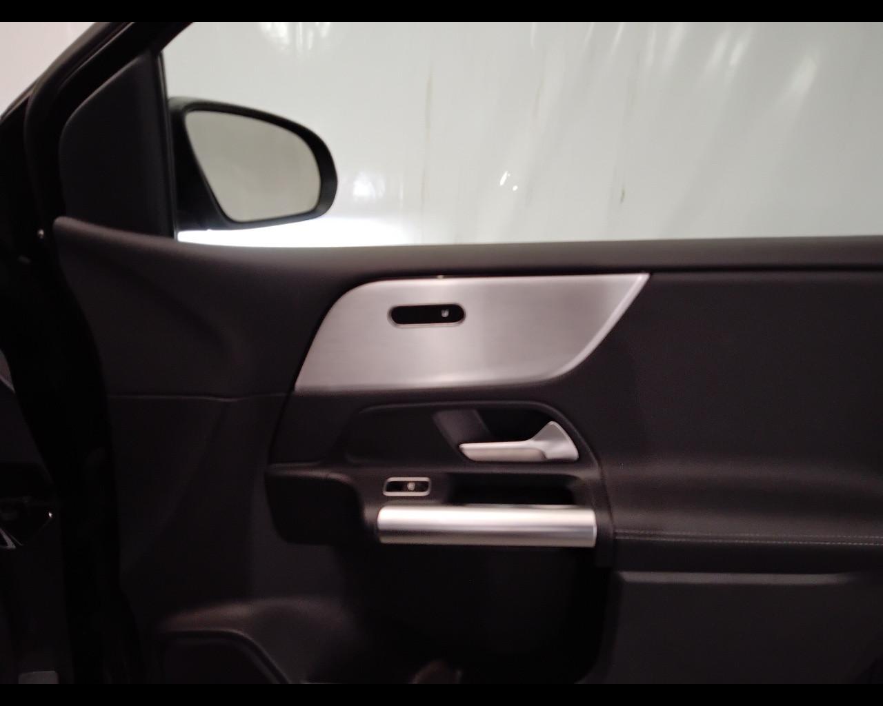 Mercedes-Benz Classe B - W247 2018 - B 180 Premium auto