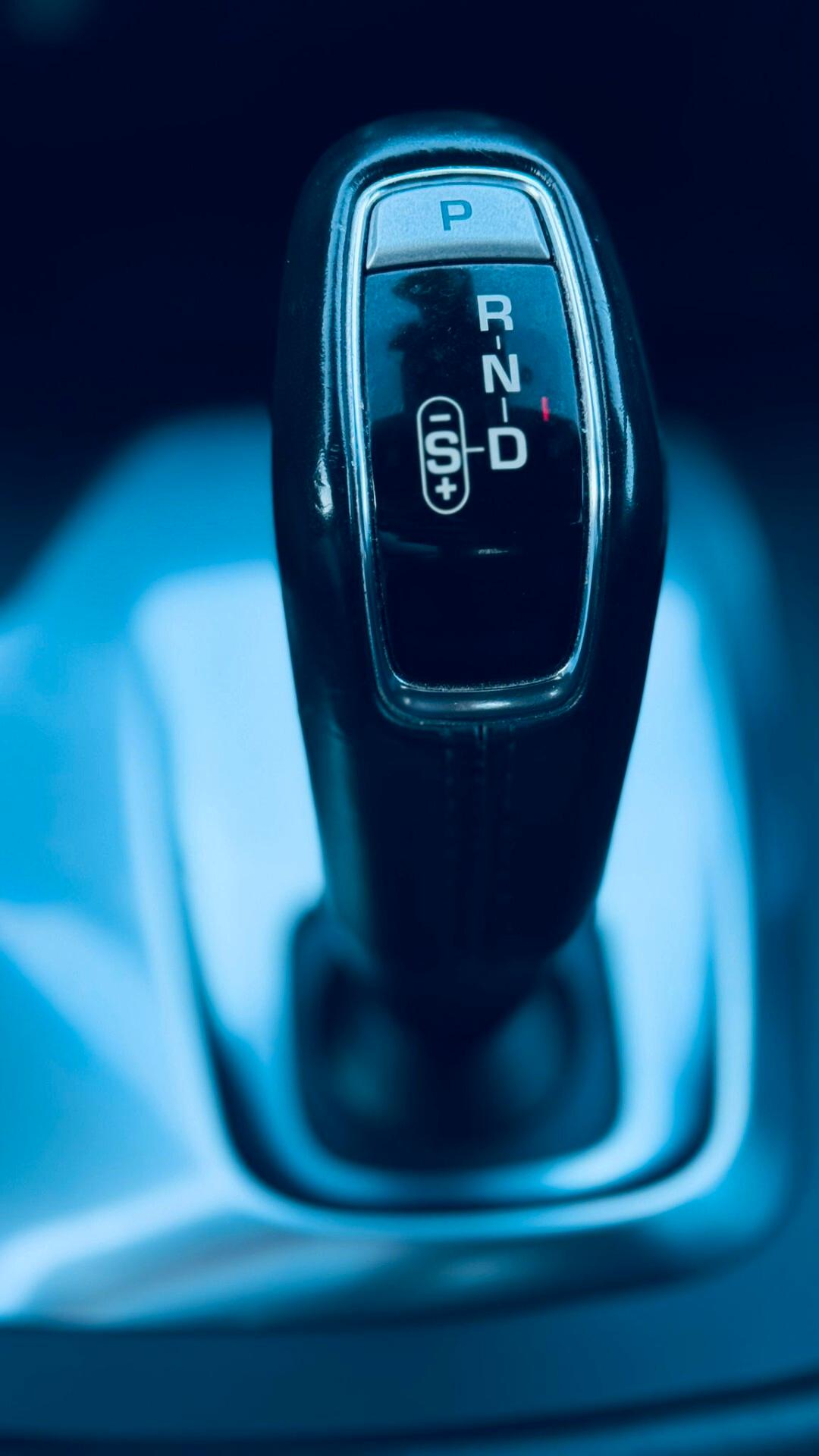 Jaguar E-Pace 2.0D 180 CV AWD aut. R-Dynamic S