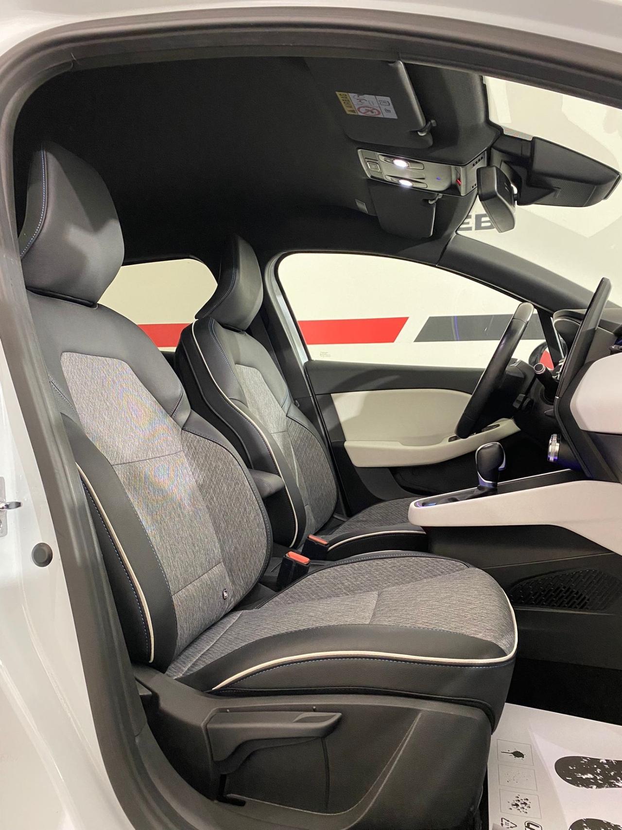 Renault Clio Full Hybrid E-Tech 140 CV 5 porte Initiale Paris