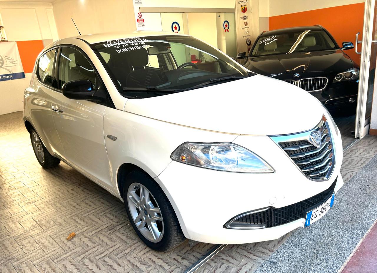 Lancia Ypsilon 5 Porte Ypsilon 1.2 8v Silver s&s 69cv