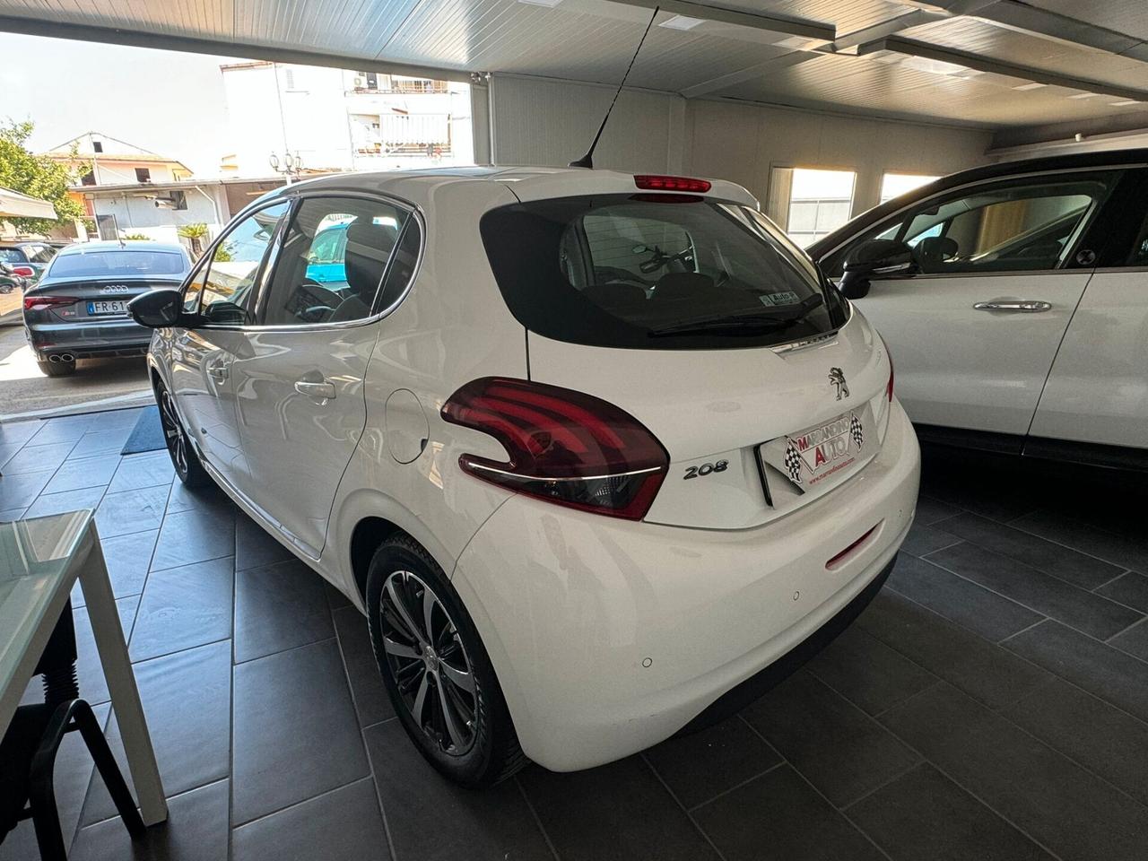 Peugeot 208 BlueHDi 75 5 porte Allure Adatta per Neopatentati