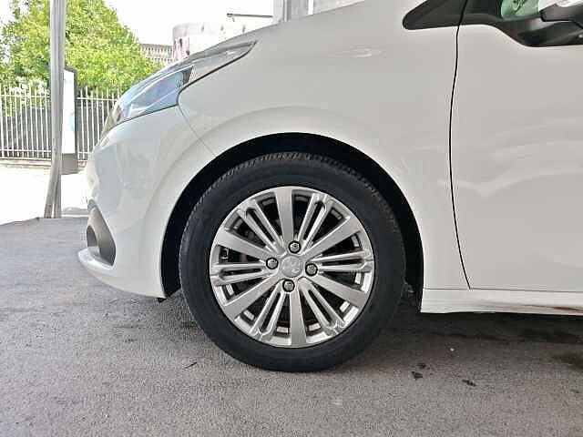 Peugeot 208 PureTech 82 5 porte Active pack