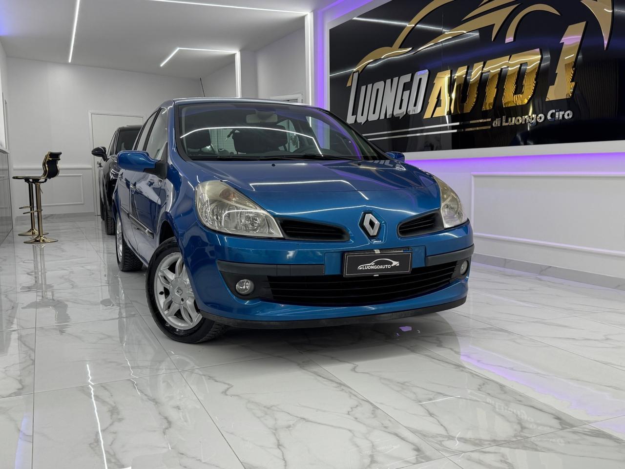 Renault Clio 1.2 16V Luxe-Full Optional