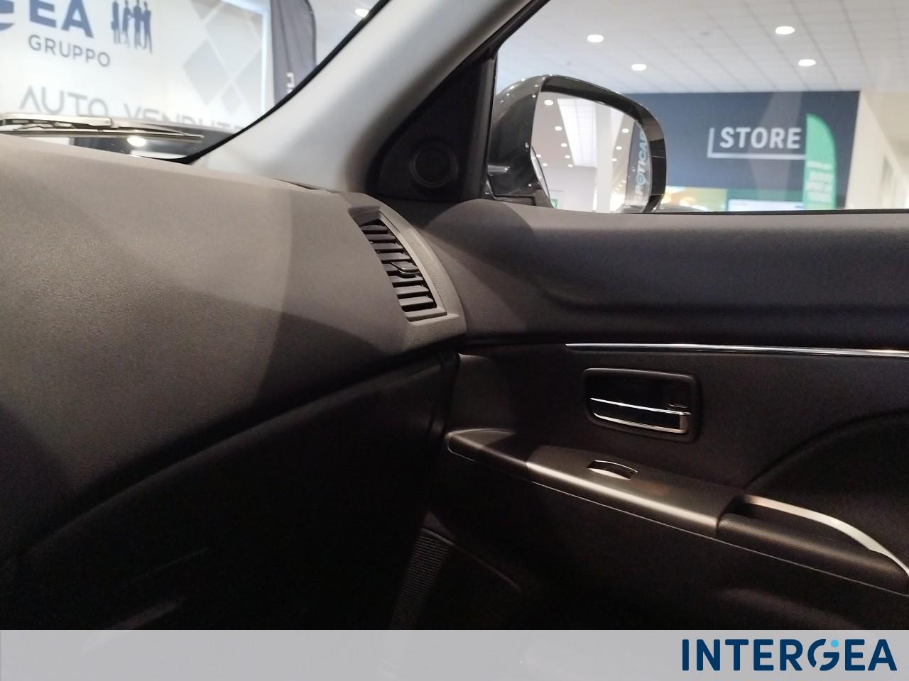 MITSUBISHI ASX 1.6 Intense navi 2wd my18