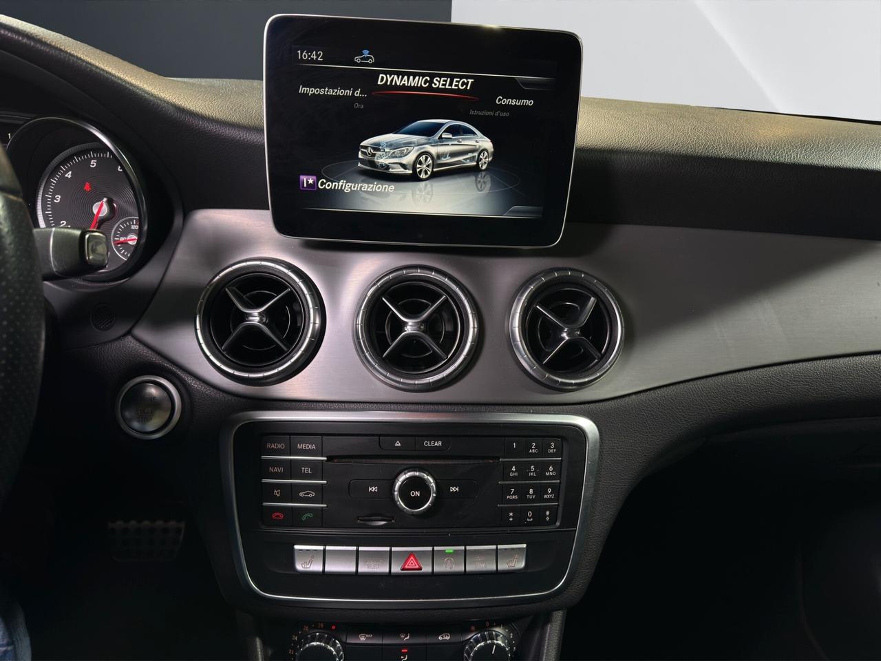 Mercedes-benz CLA 200 Premium