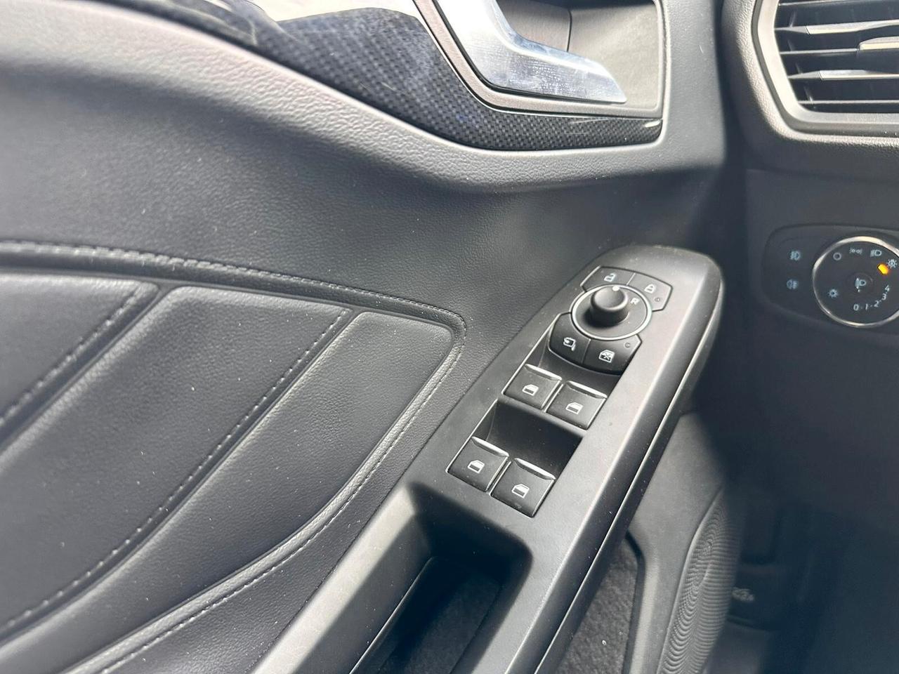 Ford Focus 1.0 EcoBoost Hybrid 125 CV 5p. ST-Line