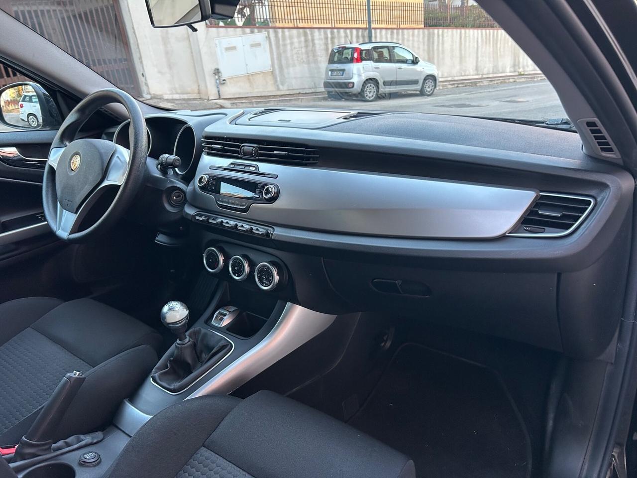 Alfa Romeo Giulietta 1.6 JTDm garanzia di 12 mesi