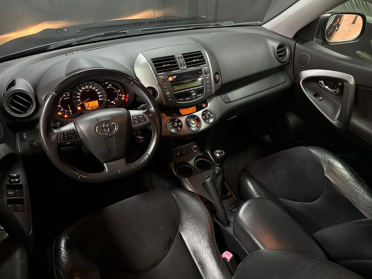 Toyota RAV 4 2.2 D-4D Exclusive #10902