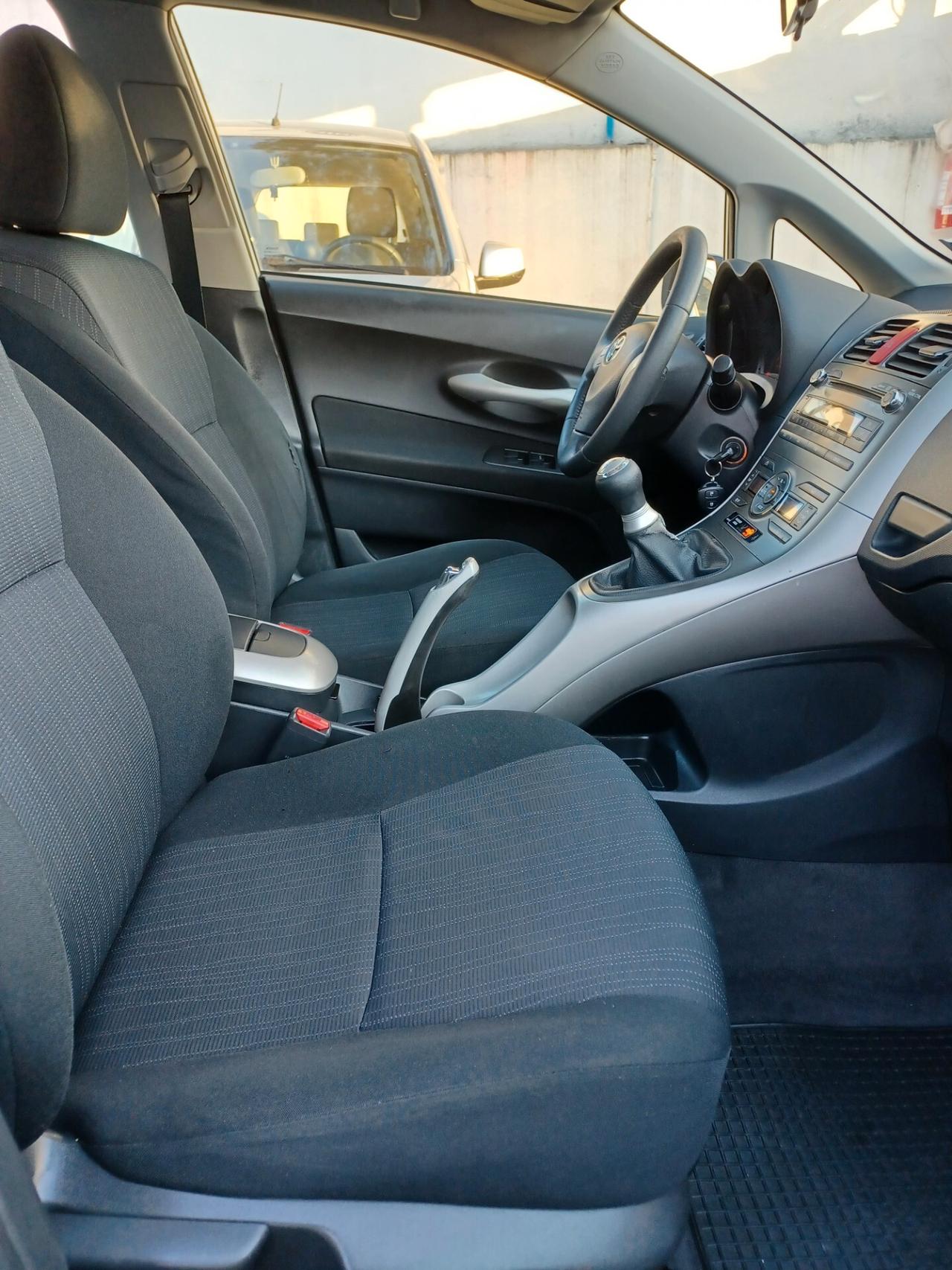 Toyota Auris 1.4 D-4D 5 porte Sol PERFETTA