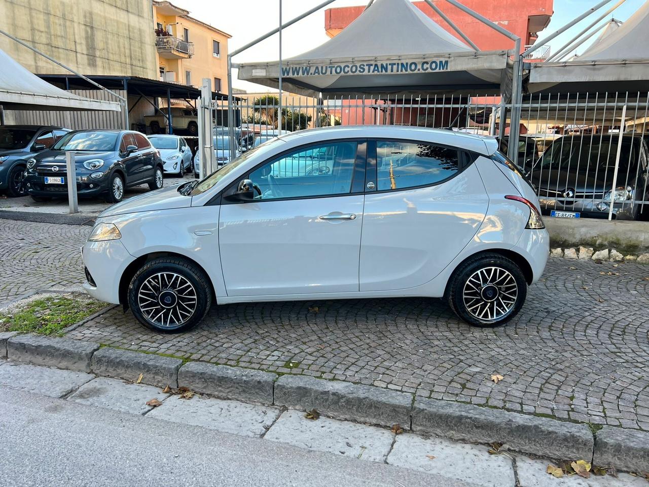 Lancia Ypsilon 1.2 69 CV 5 porte GPL Ecochic Gold