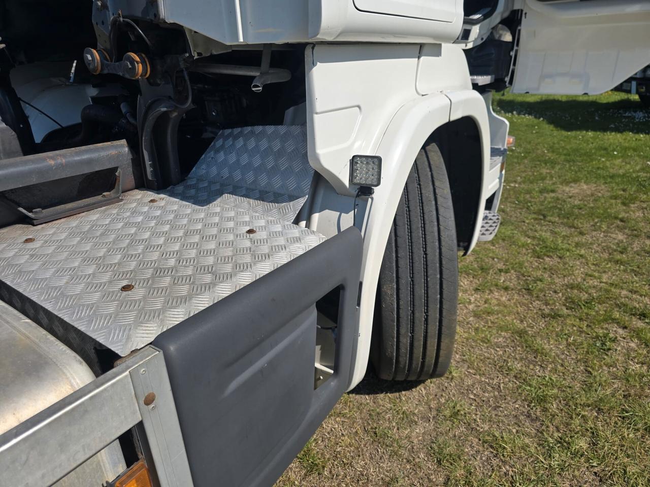 VOLVO SCARRABILE FM4006X2R