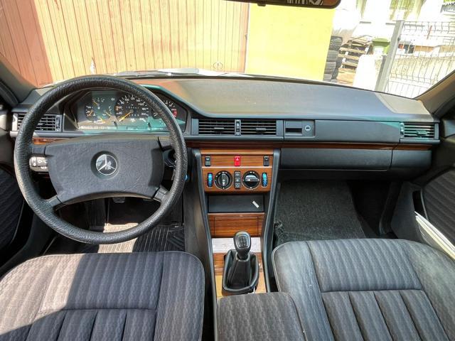 MERCEDES-BENZ E 200 E 200