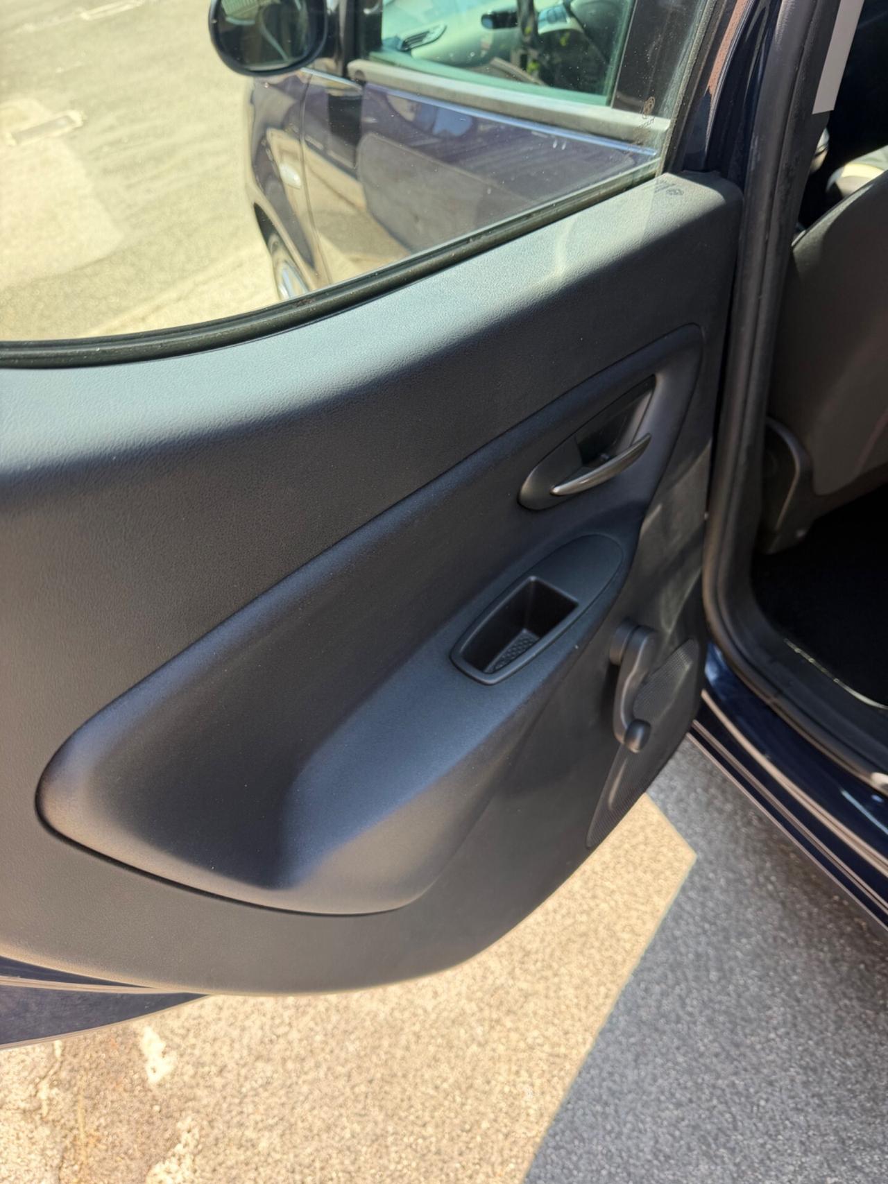 Lancia Ypsilon 1.2 69 CV 5 porte Silver
