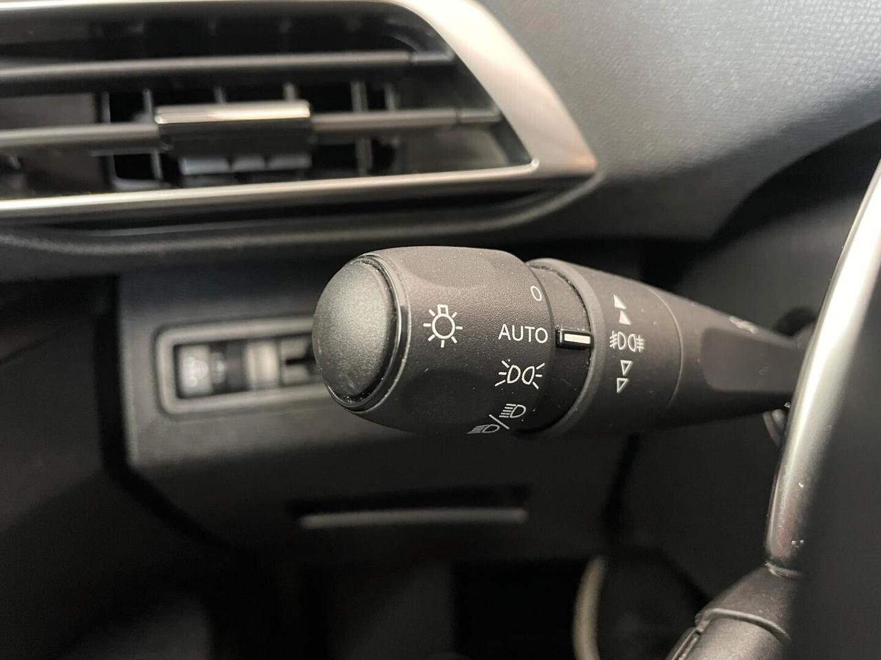 PEUGEOT 3008 Business Navi - BlueHDi 130cv EAT8
