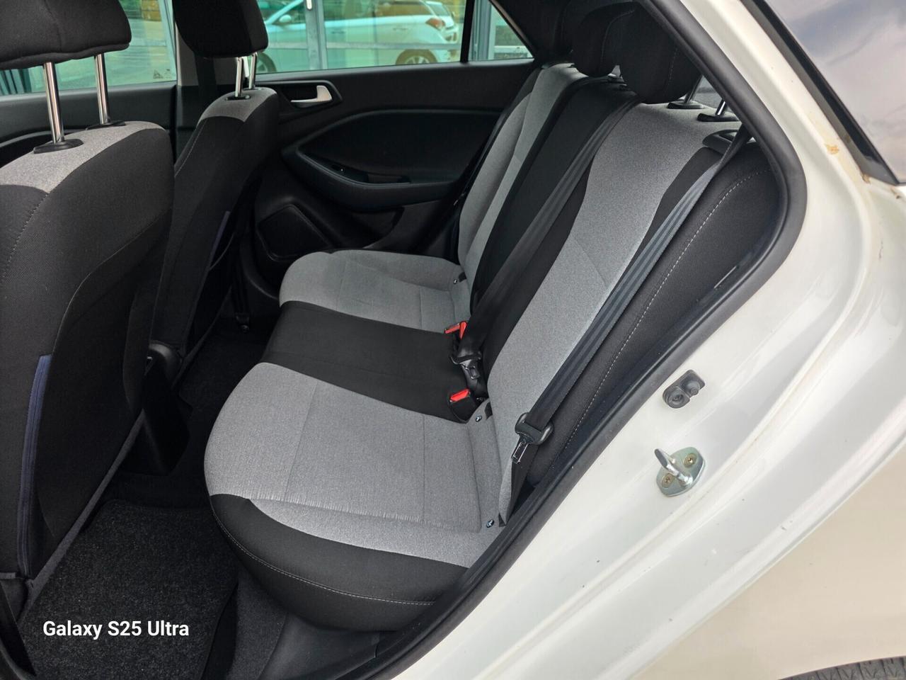 hyundai i20 1.2 valutiamo usato