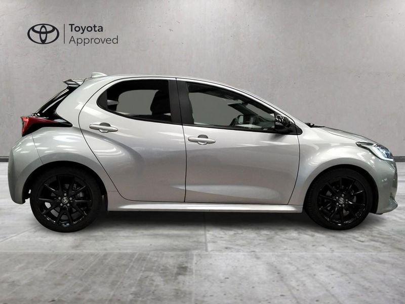 Toyota Yaris Hybrid Lounge MY22