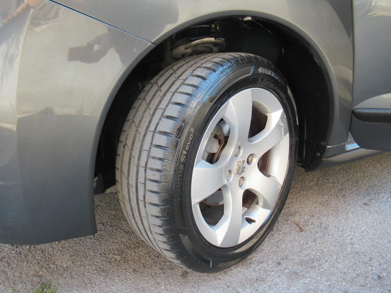 Peugeot 3008 1.6 HDi 112CV Allure