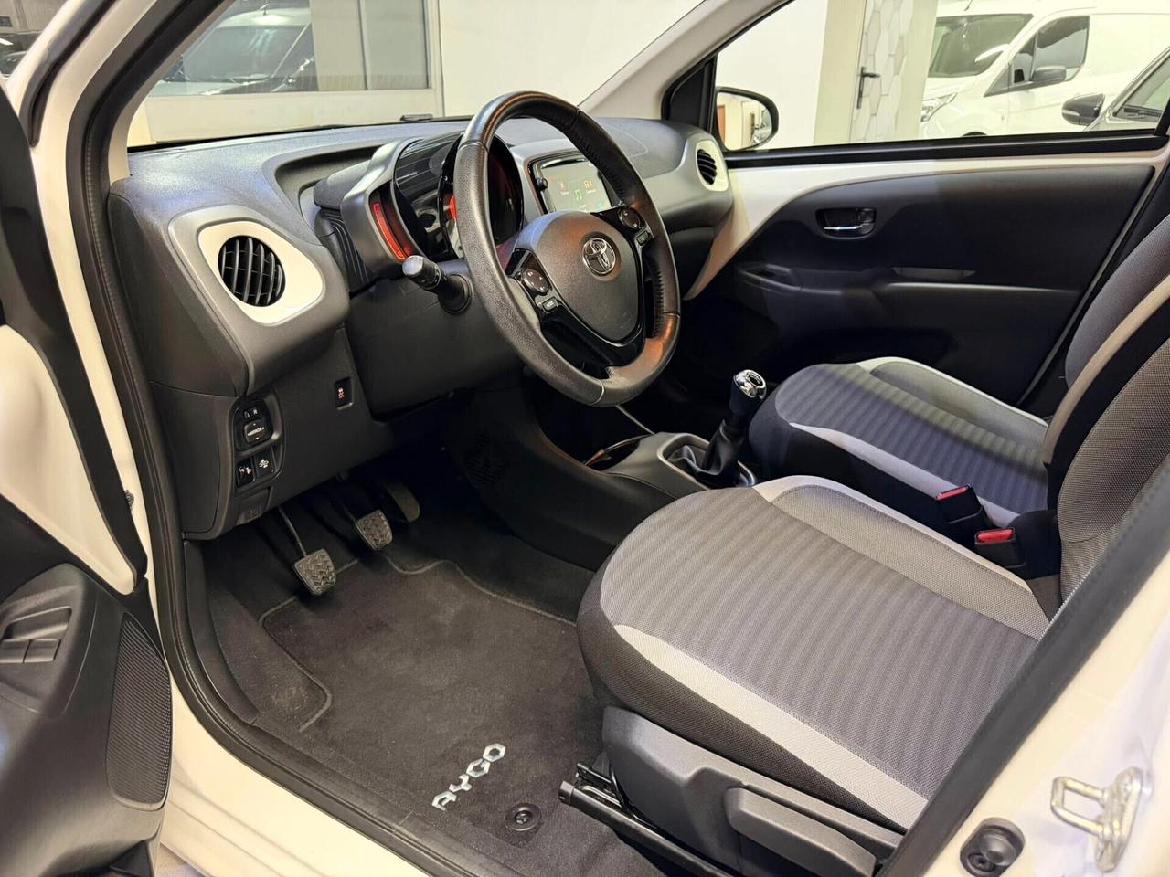 Toyota Aygo 1.0 VVT-i 72 CV 5 porte x-cite