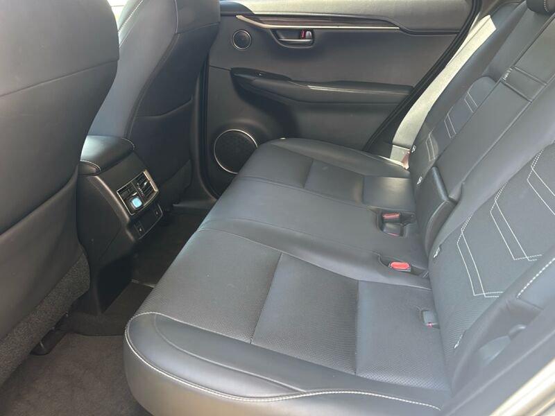 Lexus NX NX 300h 2.5 Luxury 4wd cvt
