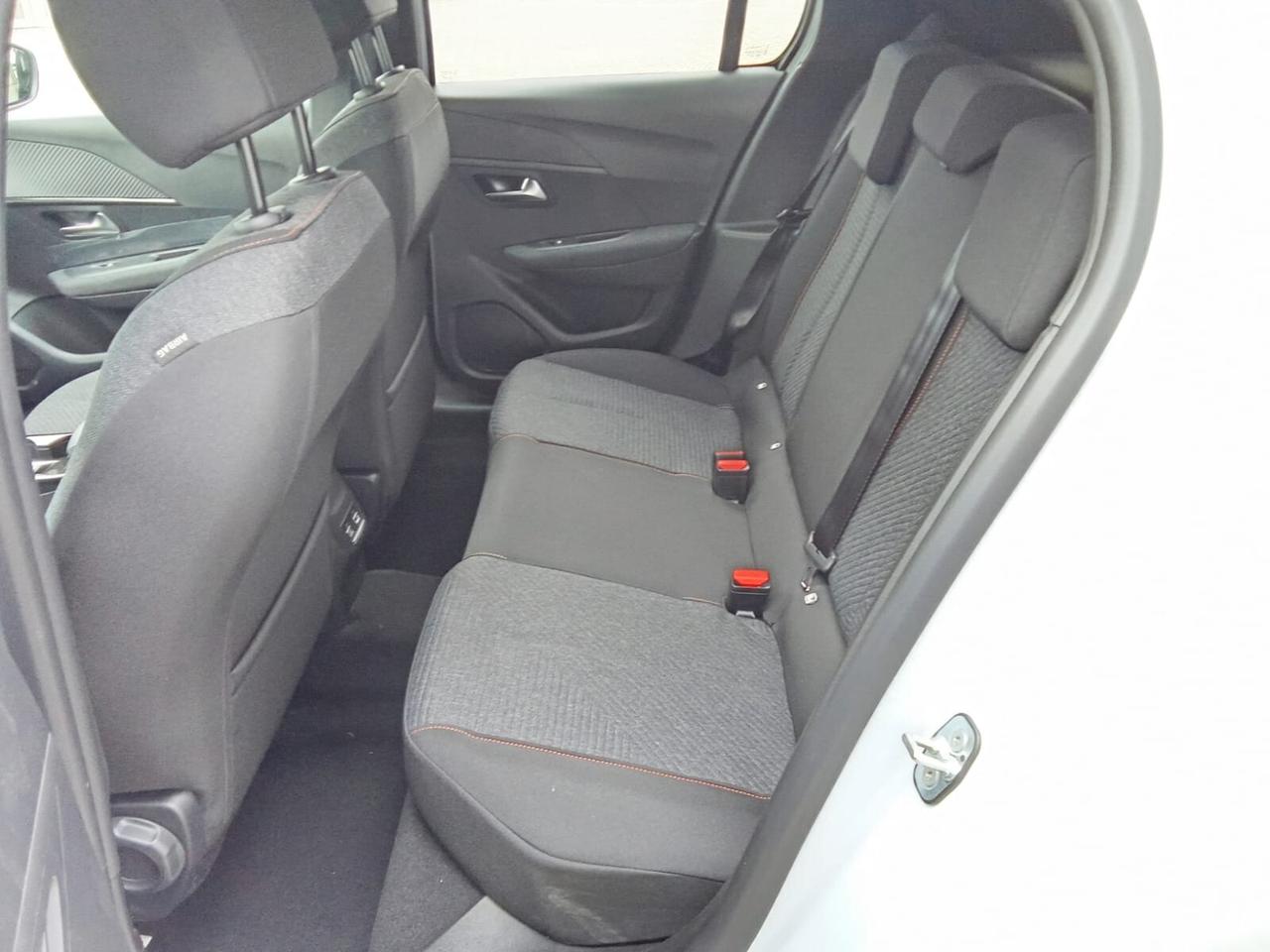 Peugeot 208 Business Turbo 100cv