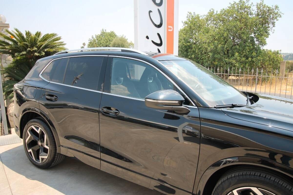 Volkswagen Tiguan 2.0 TDI 150 CV DSG R-Line|2025