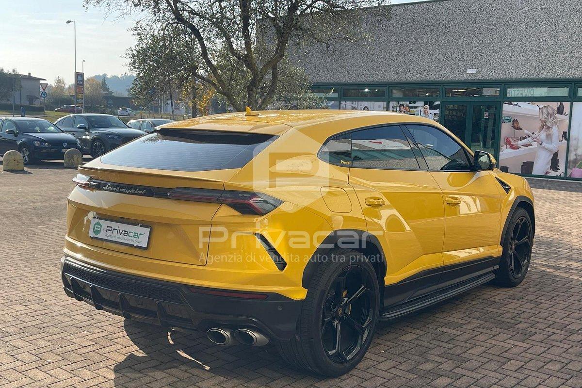 LAMBORGHINI Urus 4.0