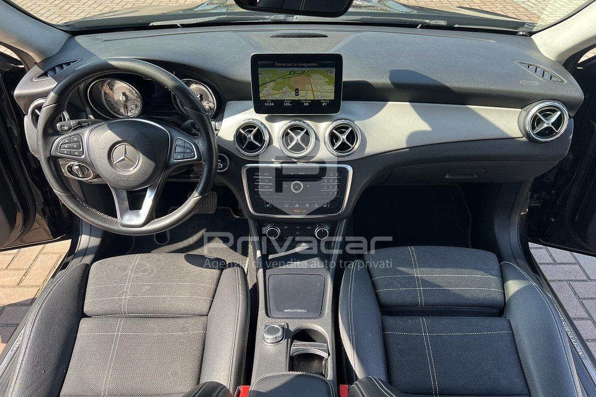 MERCEDES GLA 200 d Sport