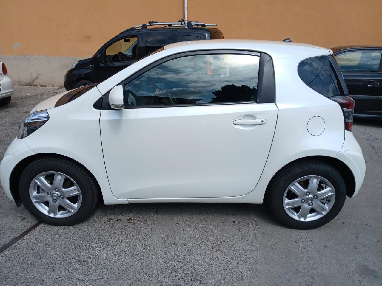 Toyota iQ 1.0 CVT Sol***AUTOMATICA 4 POOSTI ** KM 7 1 . 0 0 0 !!!!!*** 4 POSTI