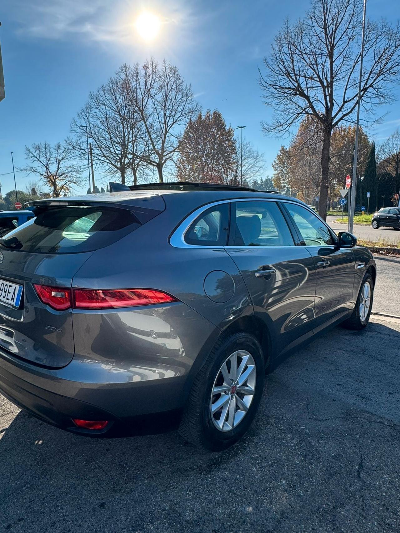 Jaguar F-Pace 2.0 D 180 CV AWD Portfolio