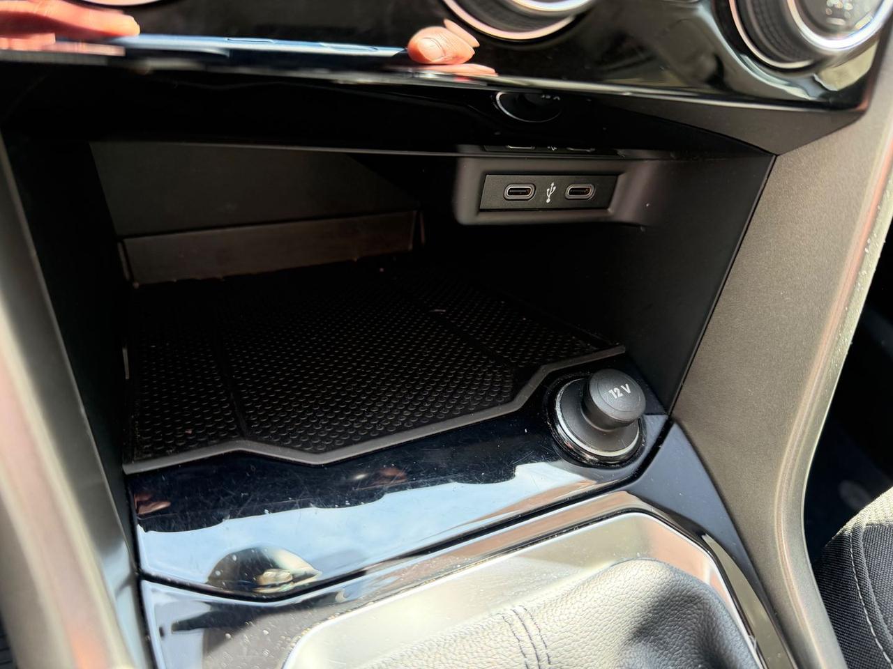 Volkswagen T-Roc 1.5 TSI Life #10070
