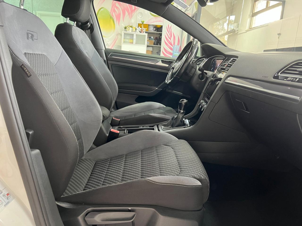 Volkswagen Golf 7.5 1.6 TDI 115CV 5p. R-LINE