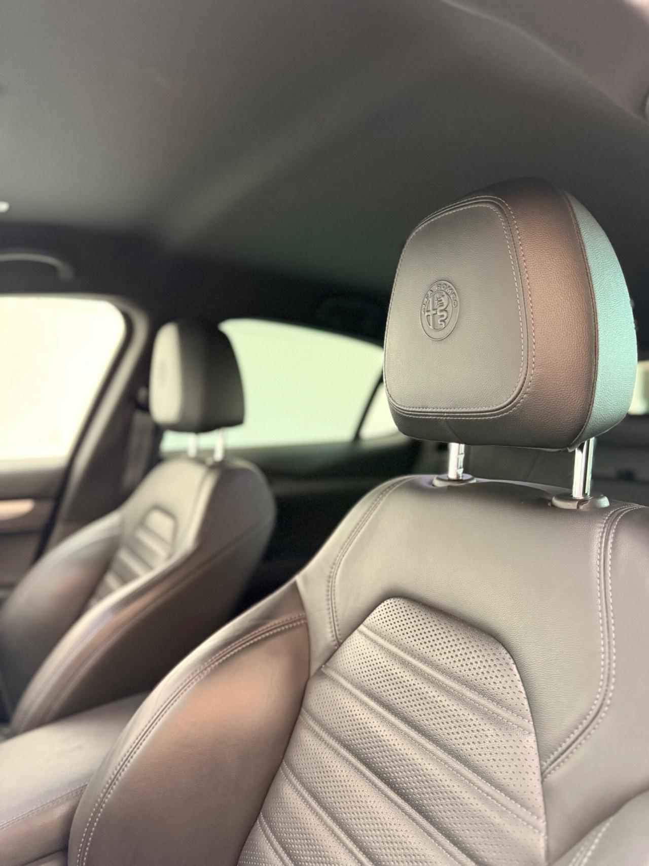 Alfa Romeo Stelvio 2.2 TD 210 CV AT8 Q4 Veloce MY21 EURO 6D TEMP