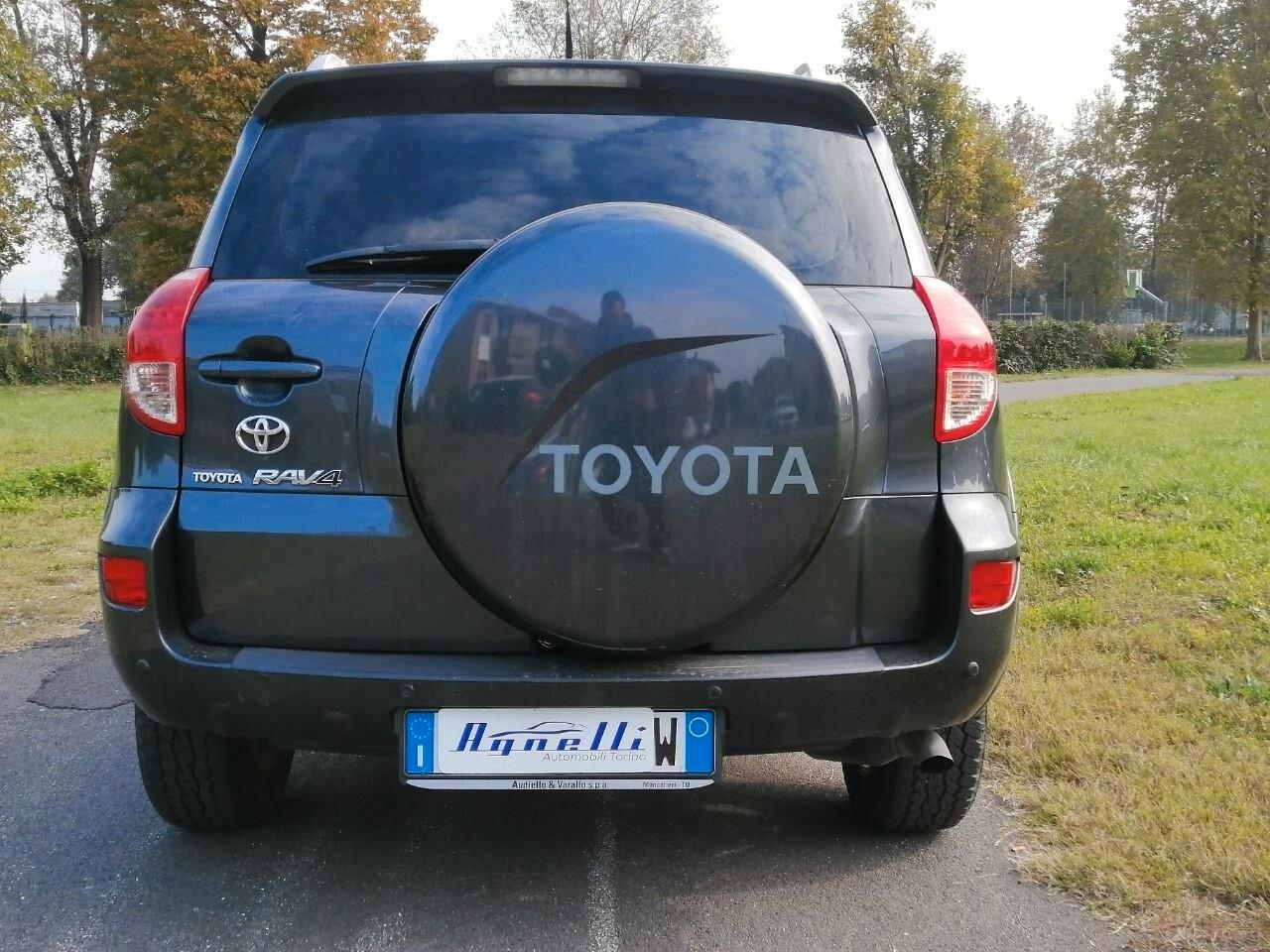 Toyota RAV 4 RAV4 2.2 D-4D 177 CV Luxury