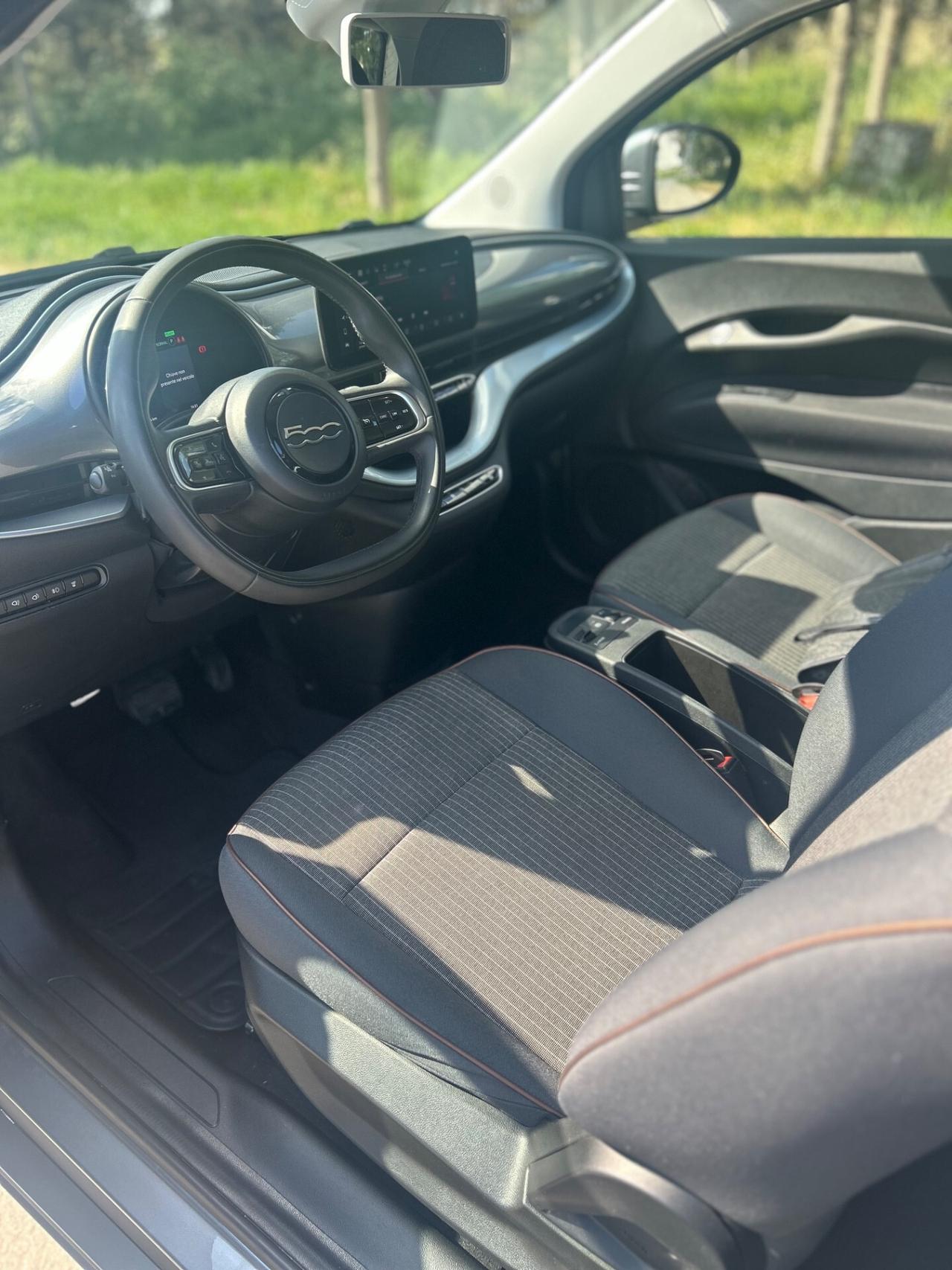 Fiat 500 500e Berlina 42 kWh Passion