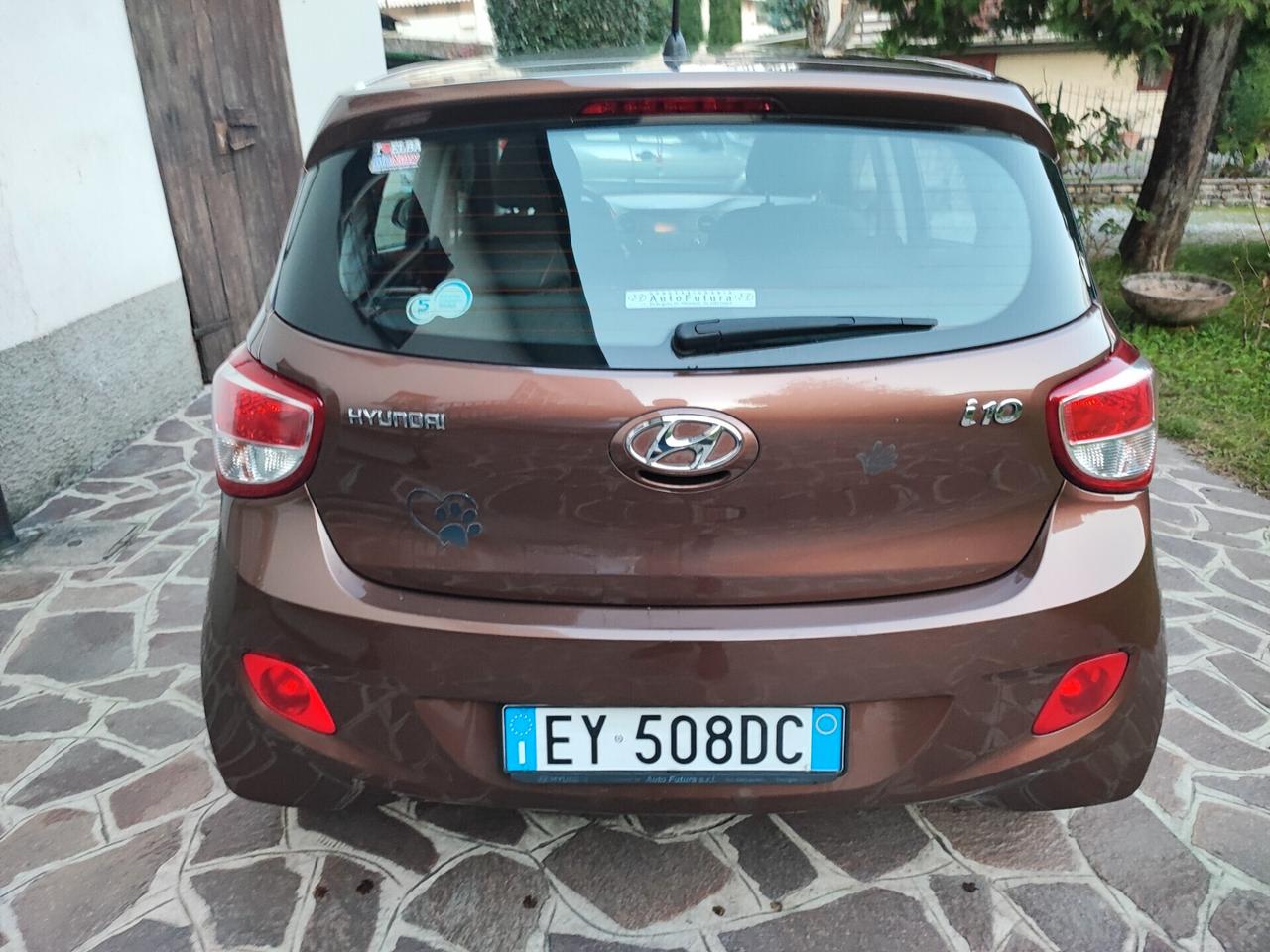 Hyundai i10 1.0 Benz 5 porte neopatentati