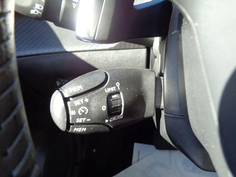 Peugeot 208 208 Hybrid 110 e-DCS6 Style