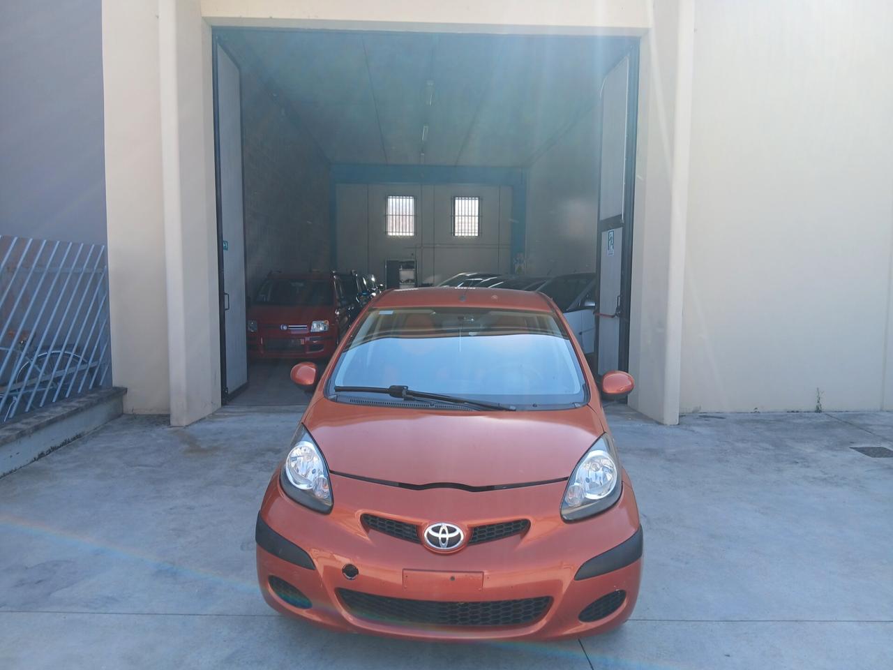 Toyota Aygo 1.0 12V VVT-i 5 porte Orange Connect