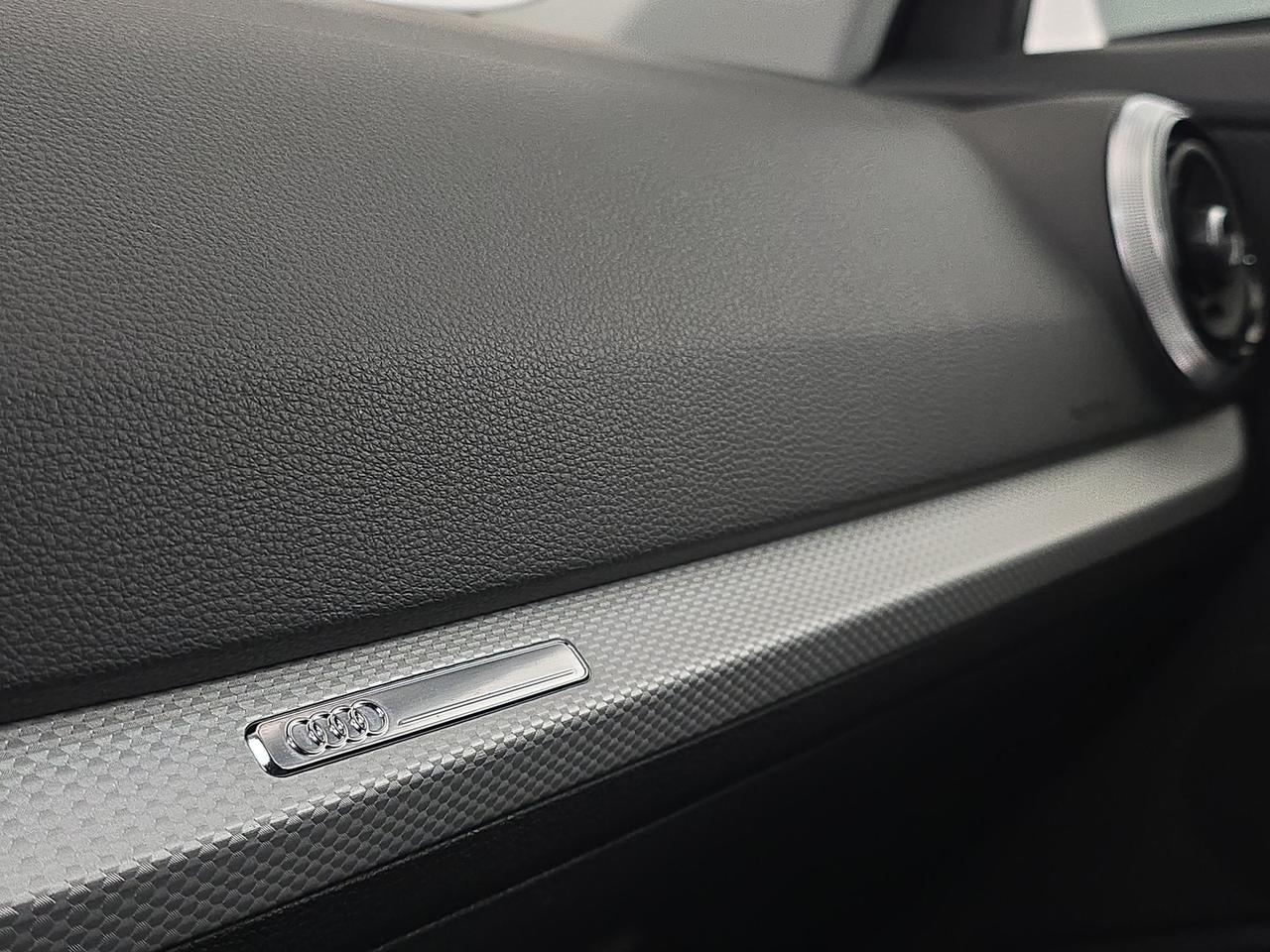 Audi Q2 35 1.5 tfsi s line edition s-tronic