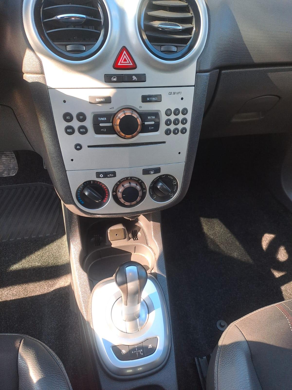 Opel Corsa 1.2 5 porte Elective cambio aut.